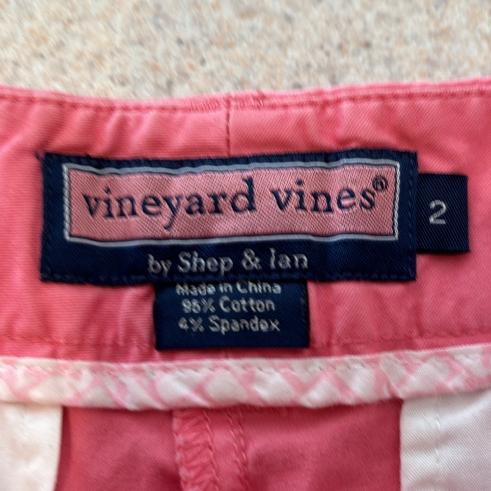 Vineyard Vines short size 2 - Picture 2 of 8